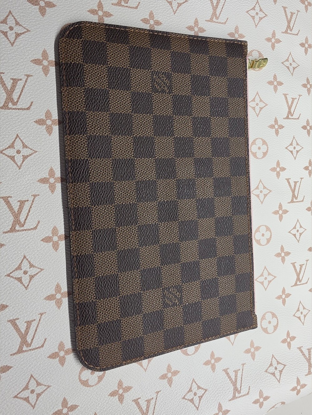 Louis Vuitton Neverfull Brown Damier Pouch